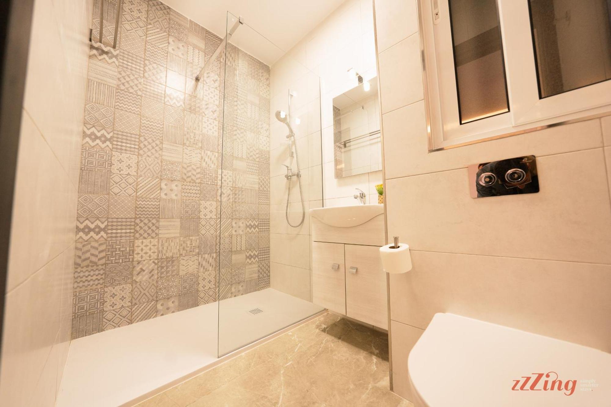 Seashore Stays - Stunning Apartments Right By The Sea 圣保罗湾城 客房 照片